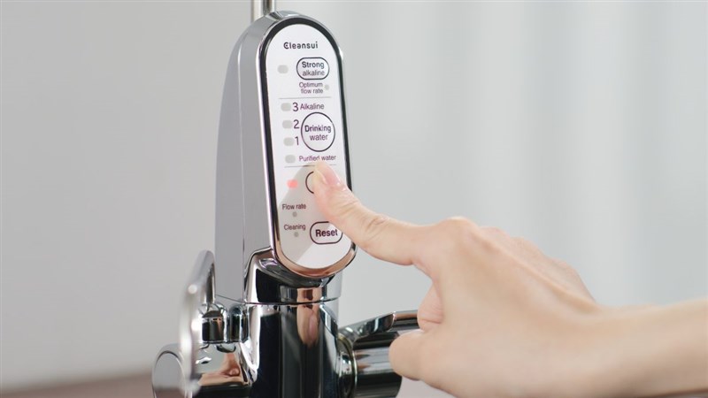 Công tắc trên máy lọc nước Cleansui có chức năng gì? Hướng dẫn sử dụng chi tiết